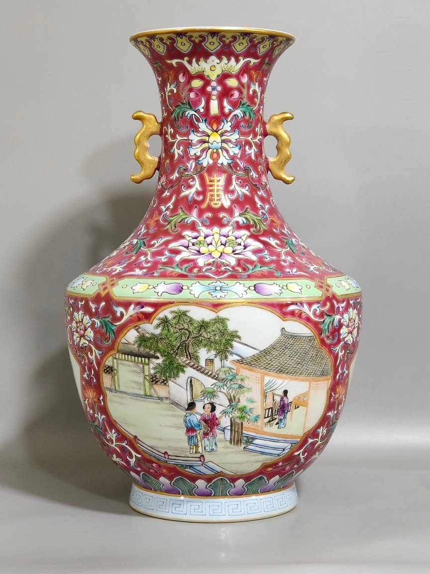 Qing Dynasty Qianlong rouge ground window character story amphora