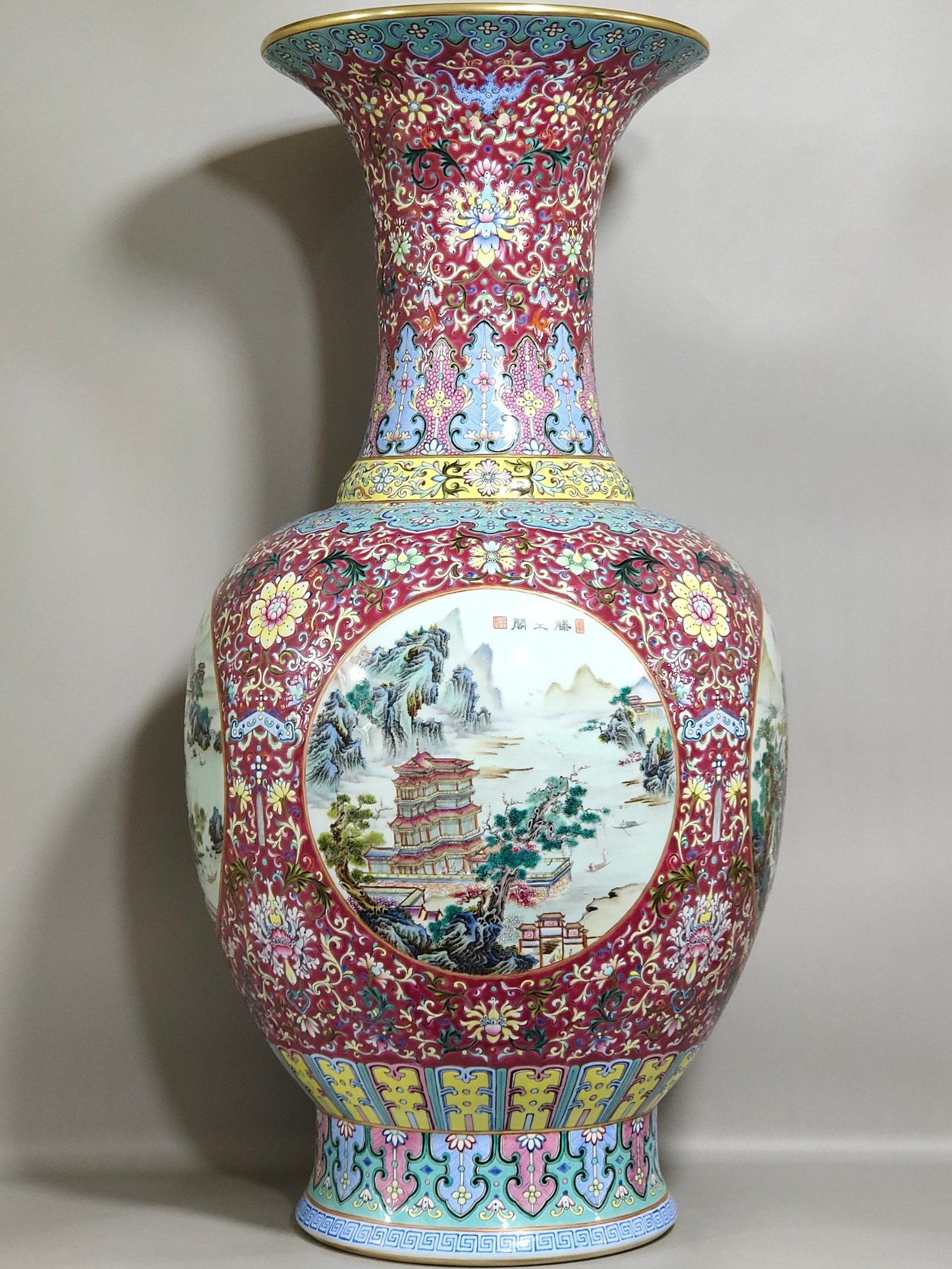 Qing Dynasty Qianlong rouge red floor blessing and longevity vase
