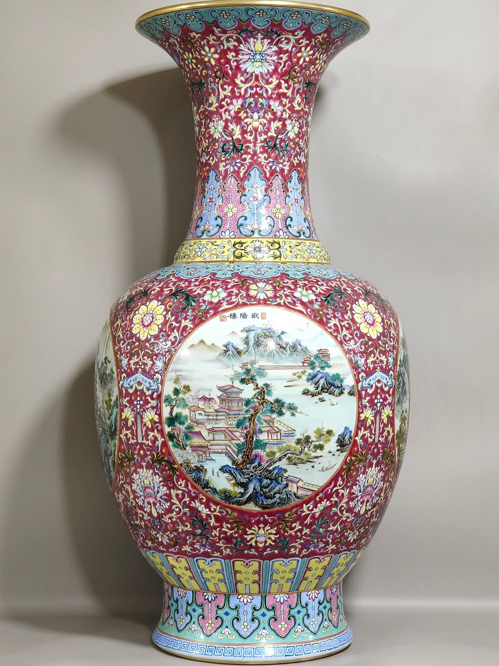 Qing Dynasty Qianlong rouge red floor blessing and longevity vase