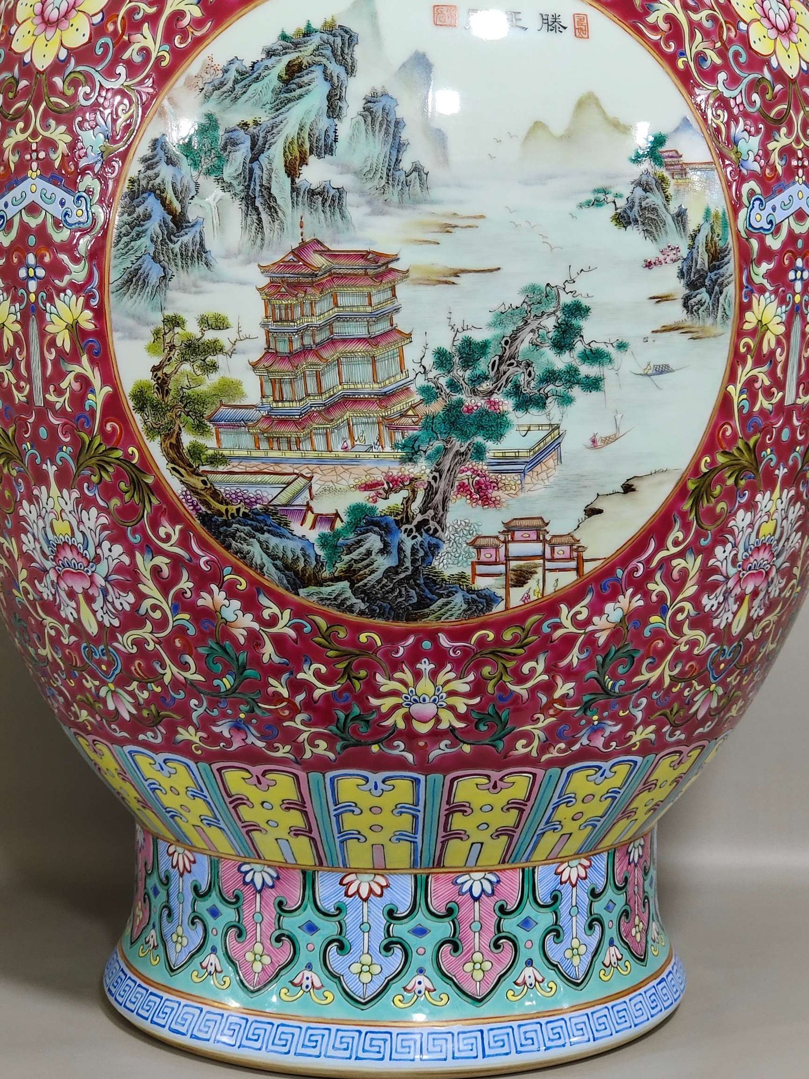 Qing Dynasty Qianlong rouge red floor blessing and longevity vase