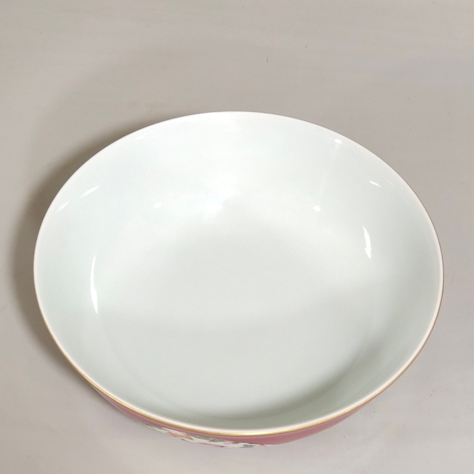 Qing Dynasty Qianlong rouge red windowed longevity peach nest foot bowl