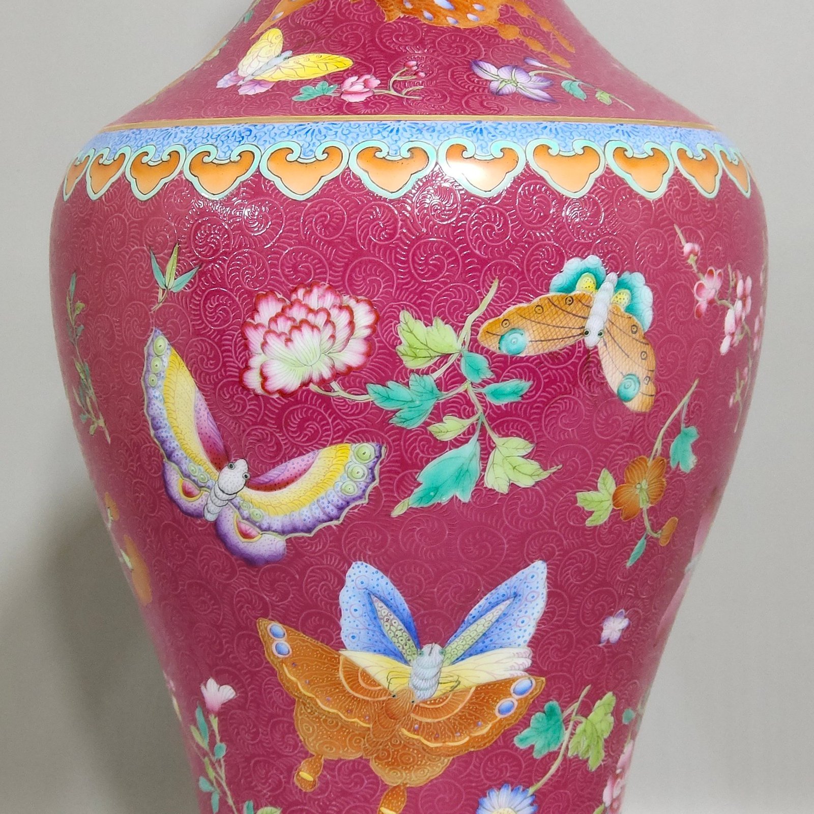 Qing Dynasty Qianlong rouge red butterfly love vase