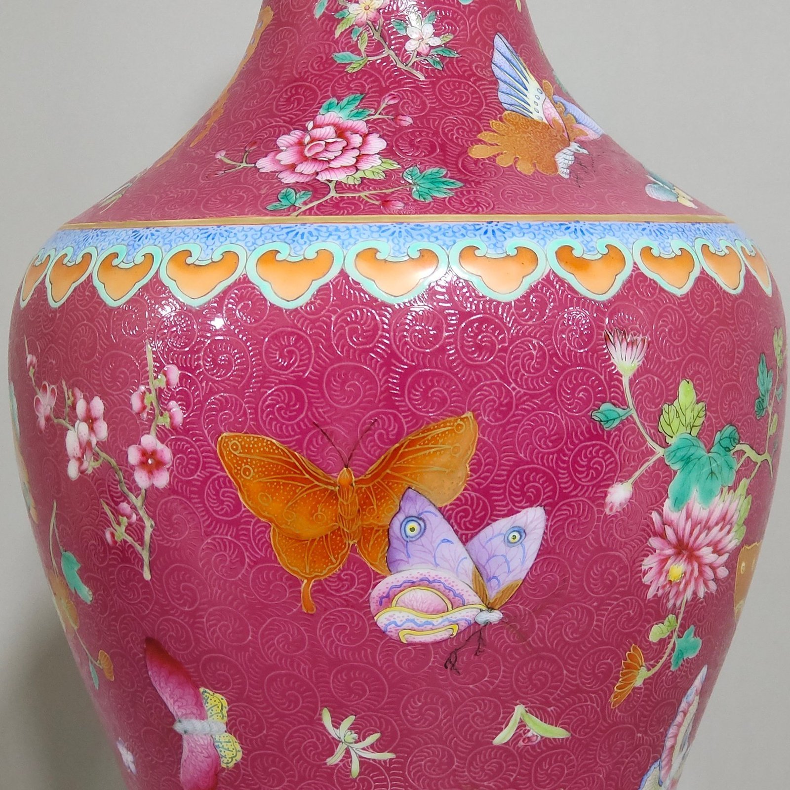 Qing Dynasty Qianlong rouge red butterfly love vase