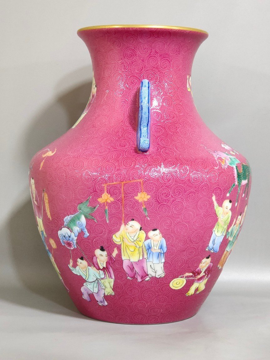 Qing Dynasty Qianlong rouge red baby playing with two ears