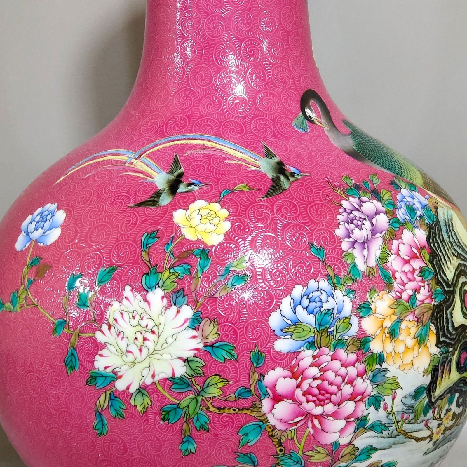 Qing Dynasty Qianlong A rouge red peacock celestial vase