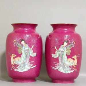 Qing Dynasty Qianlong rouge red grilled mushroom and winter melon vase