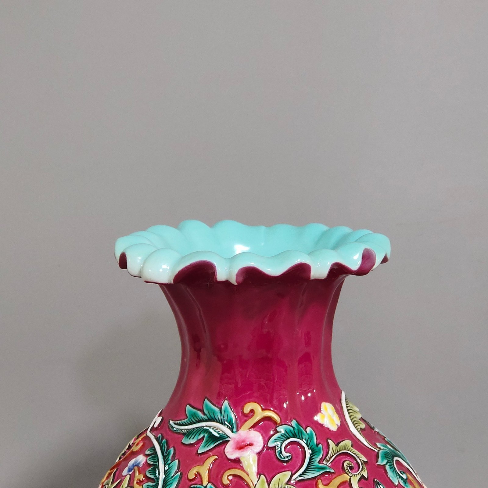 Qing Dynasty Qianlong rouge red relief flower jade pot spring vase