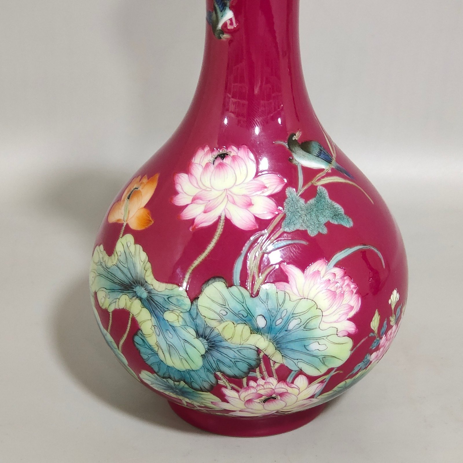 Qing Dynasty Qianlong rouge red kingfisher lotus and garlic vase