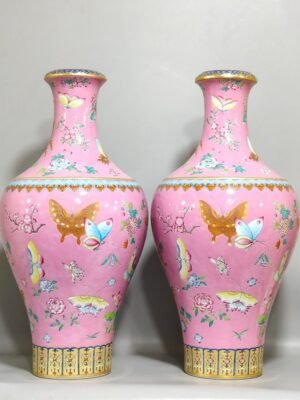 Qing Dynasty Qianlong rouge red butterfly love vase