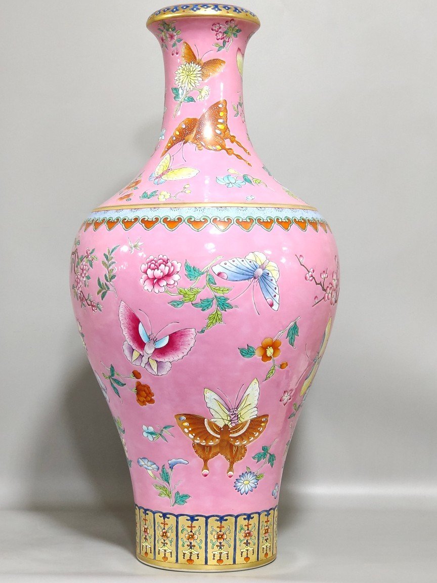 Qing Dynasty Qianlong rouge red butterfly love vase