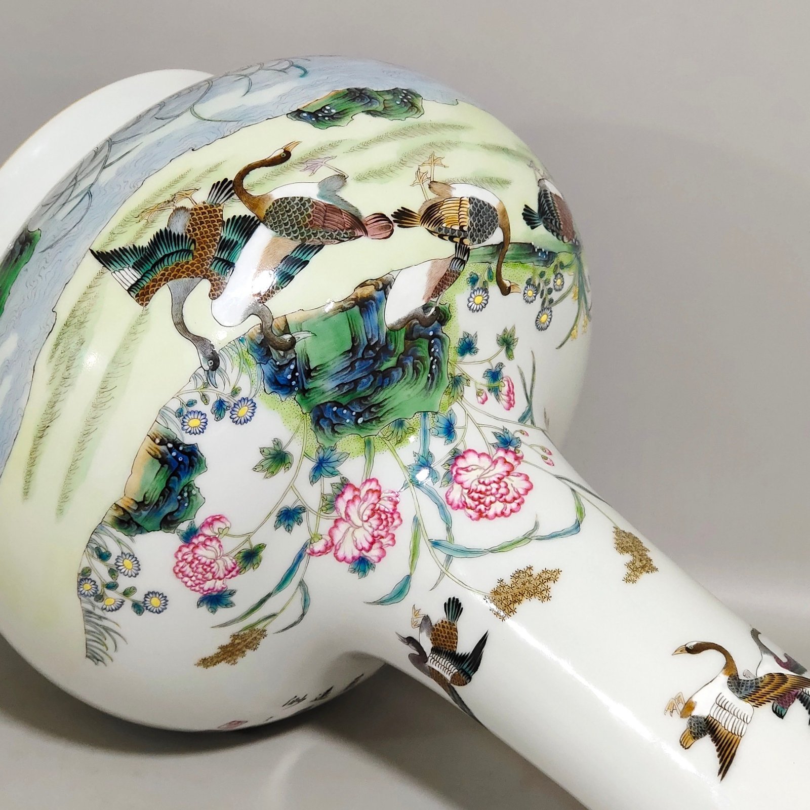 Qing Dynasty Qianlong A long necked vase with pictures of reeds and wild geese and poems written
