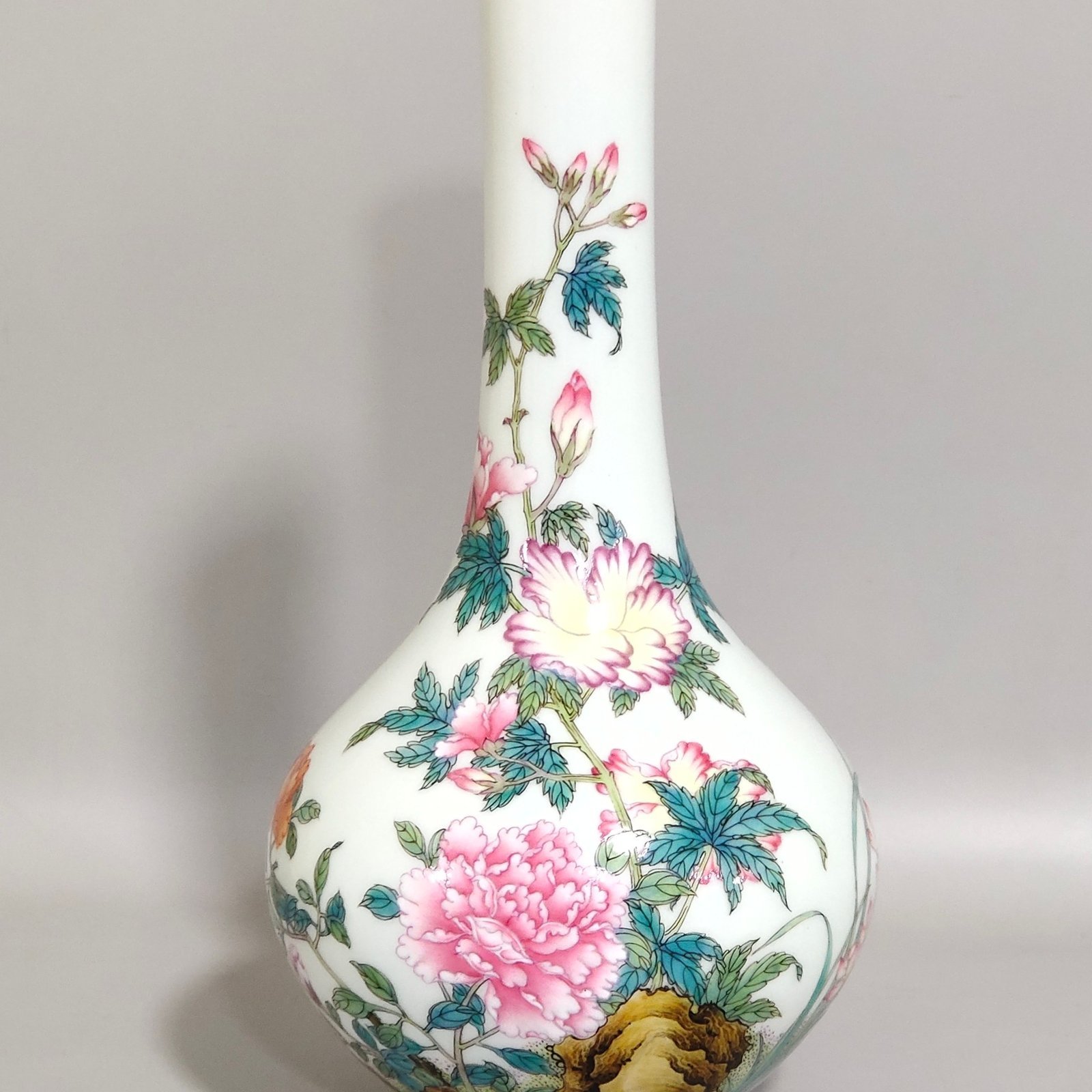 Qing Dynasty Qianlong Famille Rose floral vase