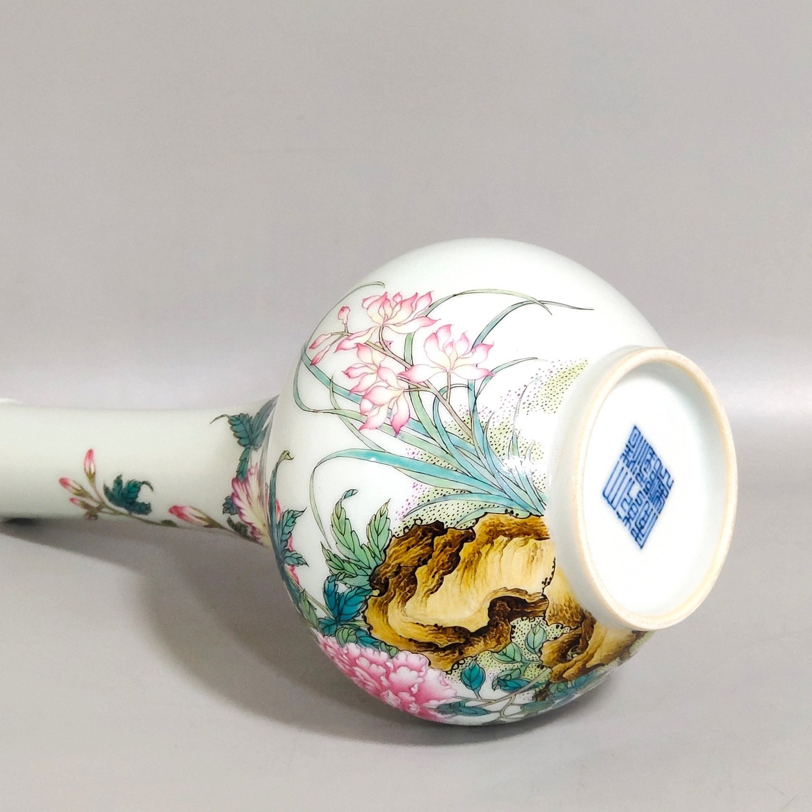 Qing Dynasty Qianlong Famille Rose floral vase