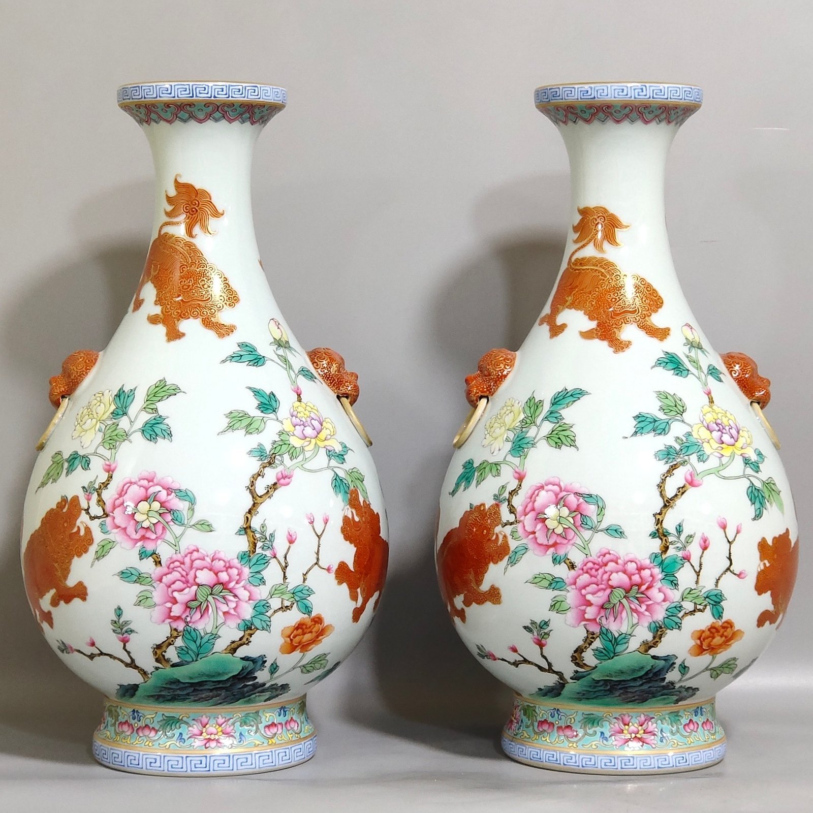Qing Dynasty Qianlong flower blooming wealth and everything goes well amphora