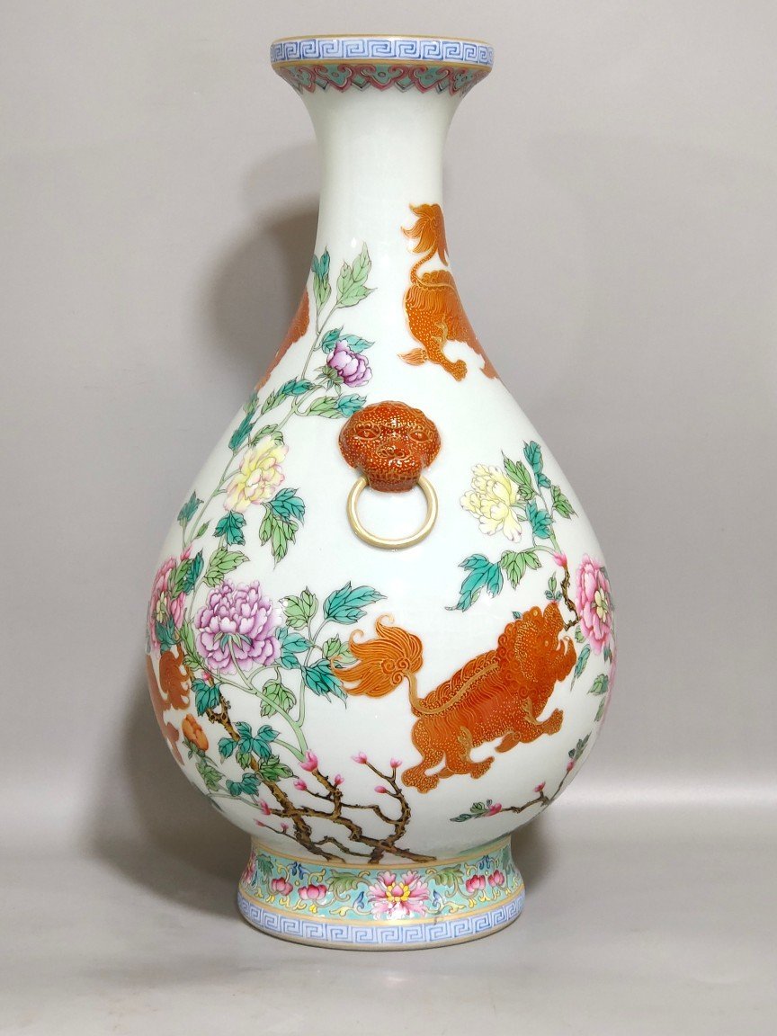 Qing Dynasty Qianlong flower blooming wealth and everything goes well amphora