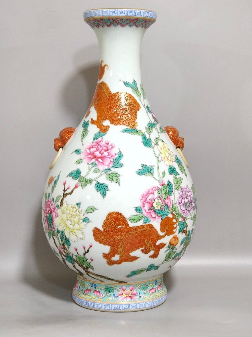 Qing Dynasty Qianlong flower blooming wealth and everything goes well amphora