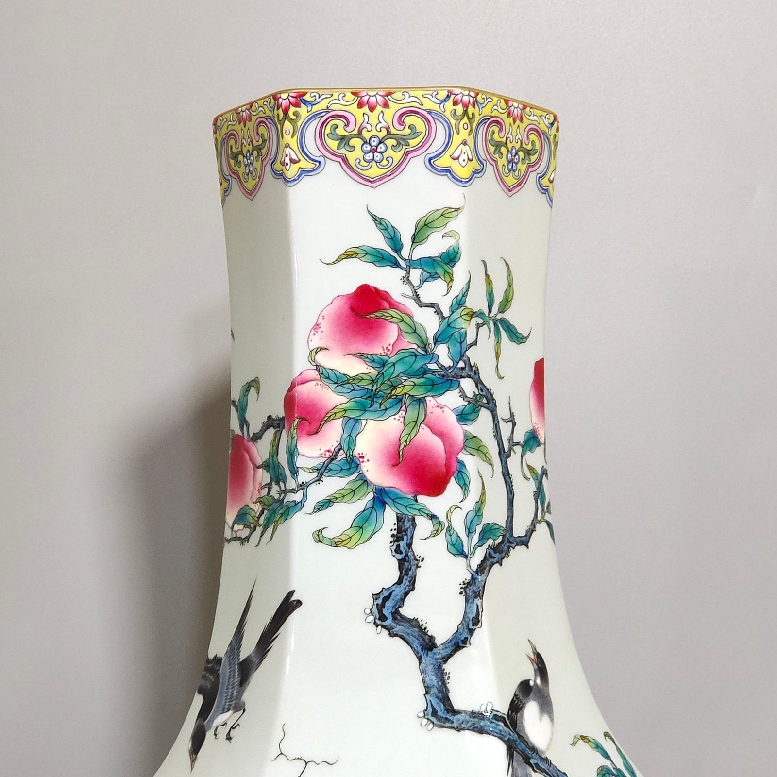 Qing Dynasty Qianlong flower and bird six square vase