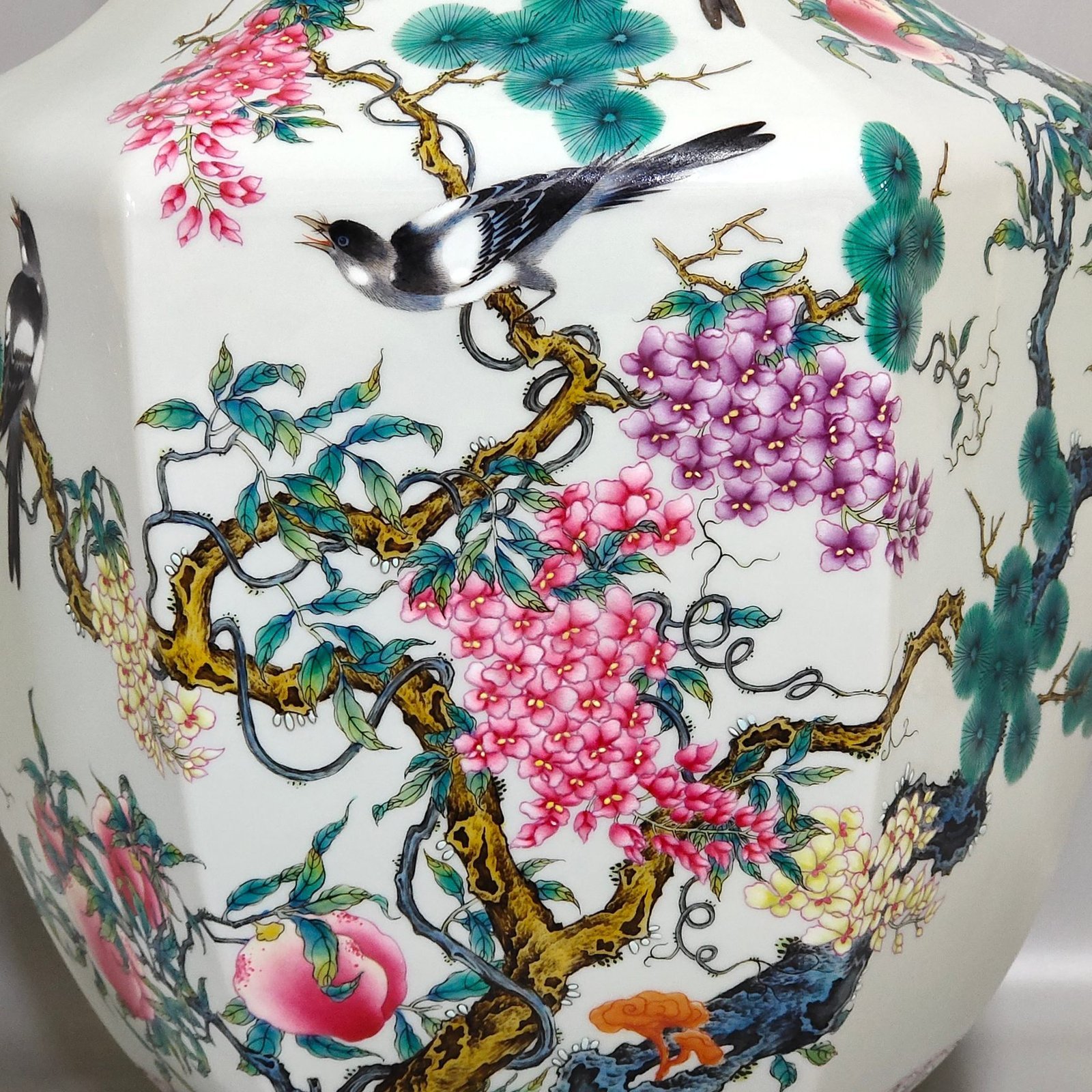 Qing Dynasty Qianlong flower and bird six square vase