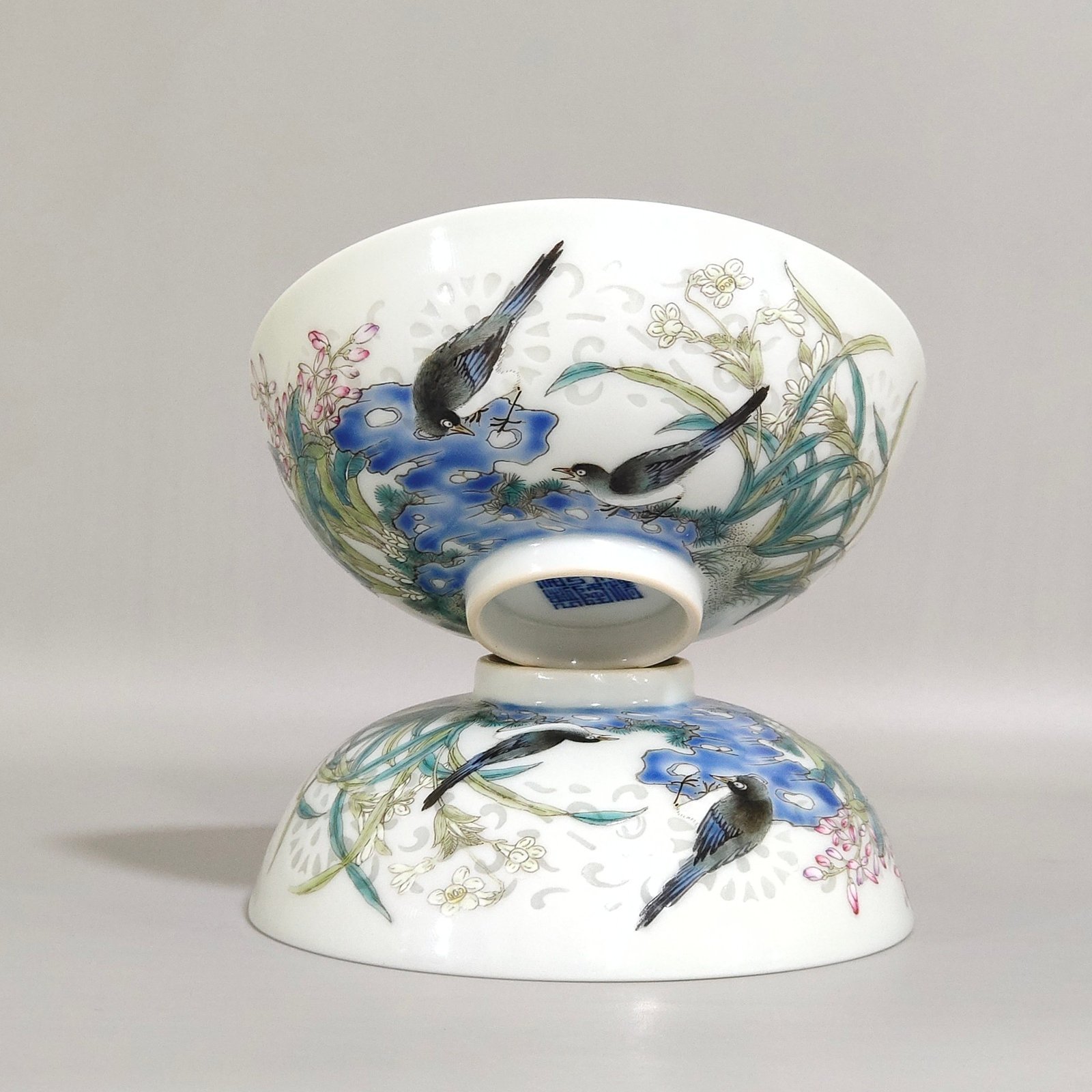 Qing Dynasty Qianlong flower and bird painting exquisite tea round