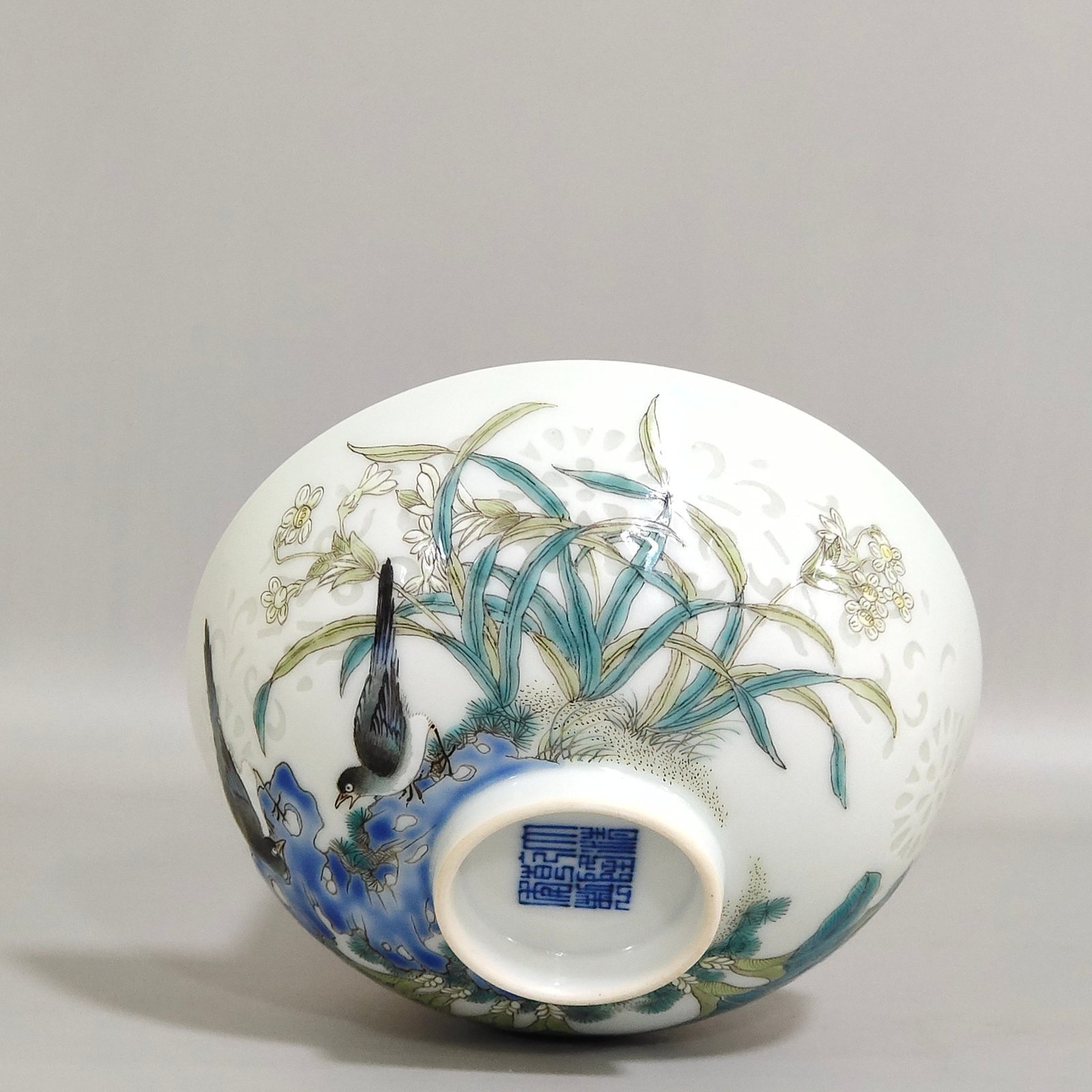 Qing Dynasty Qianlong flower and bird painting exquisite tea round