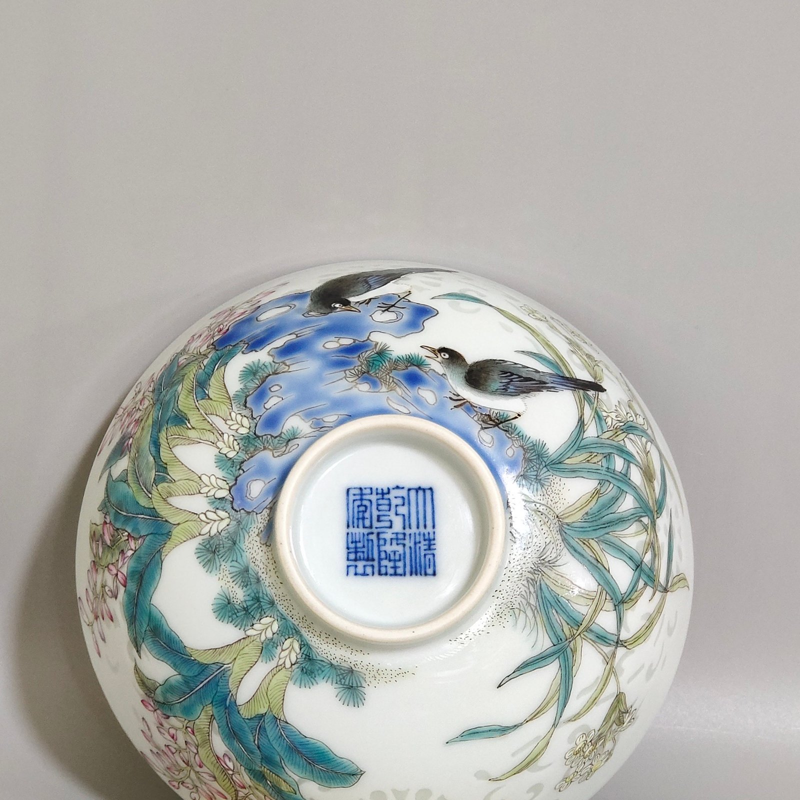 Qing Dynasty Qianlong flower and bird painting exquisite tea round