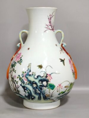 Qing Dynasty Qianlong Flower and bird amphorae