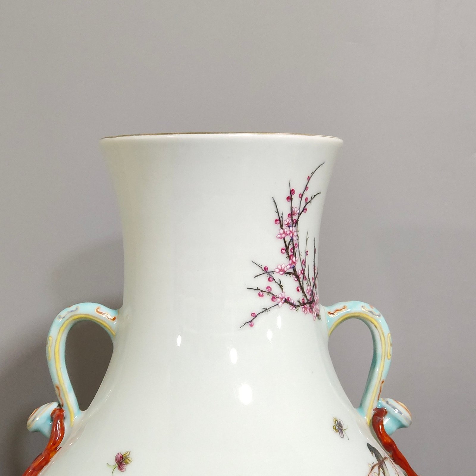 Qing Dynasty Qianlong Flower and bird amphorae