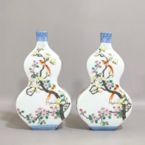 Qing Dynasty Qianlong flower and Bird Square Gourd vase
