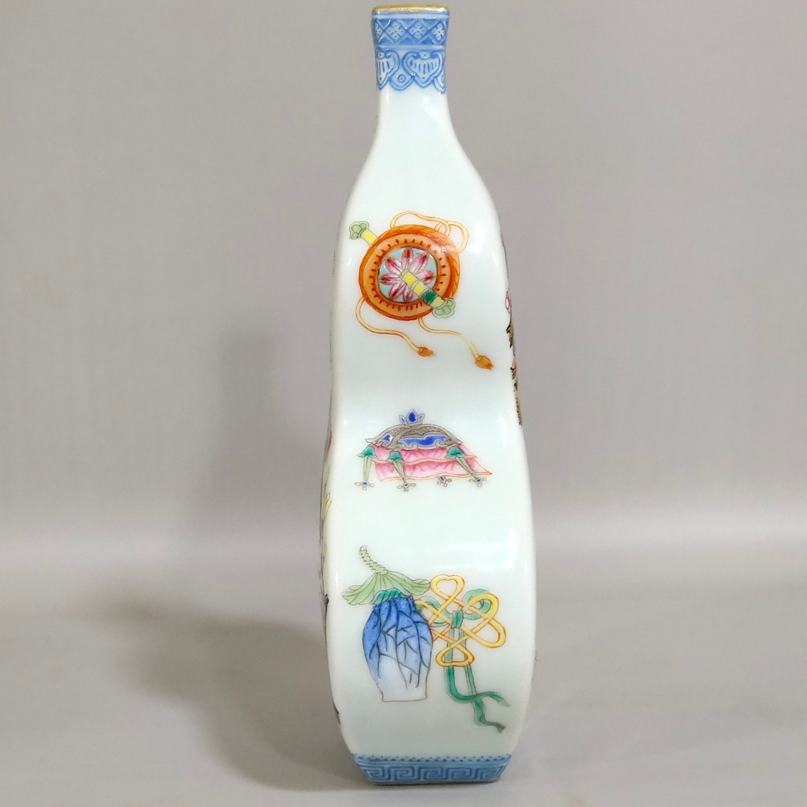Qing Dynasty Qianlong flower and Bird Square Gourd vase