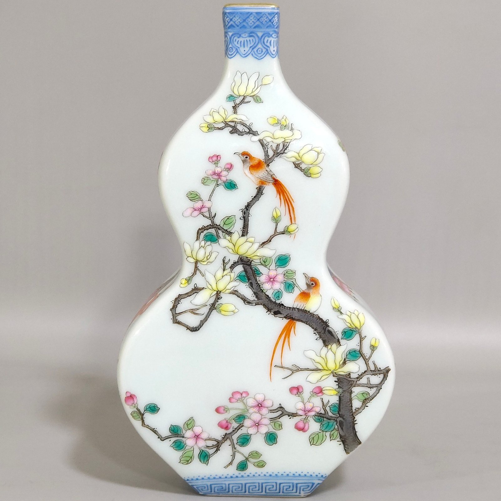 Qing Dynasty Qianlong flower and Bird Square Gourd vase