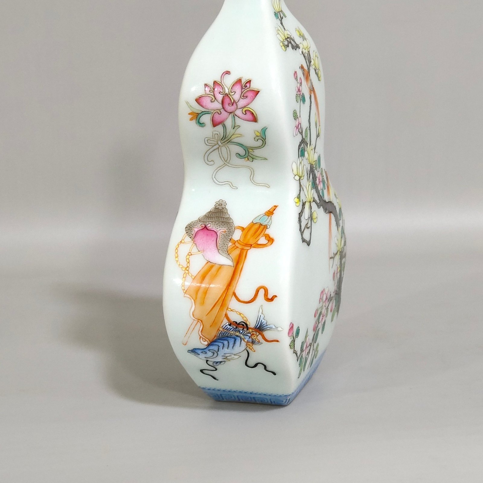 Qing Dynasty Qianlong flower and Bird Square Gourd vase