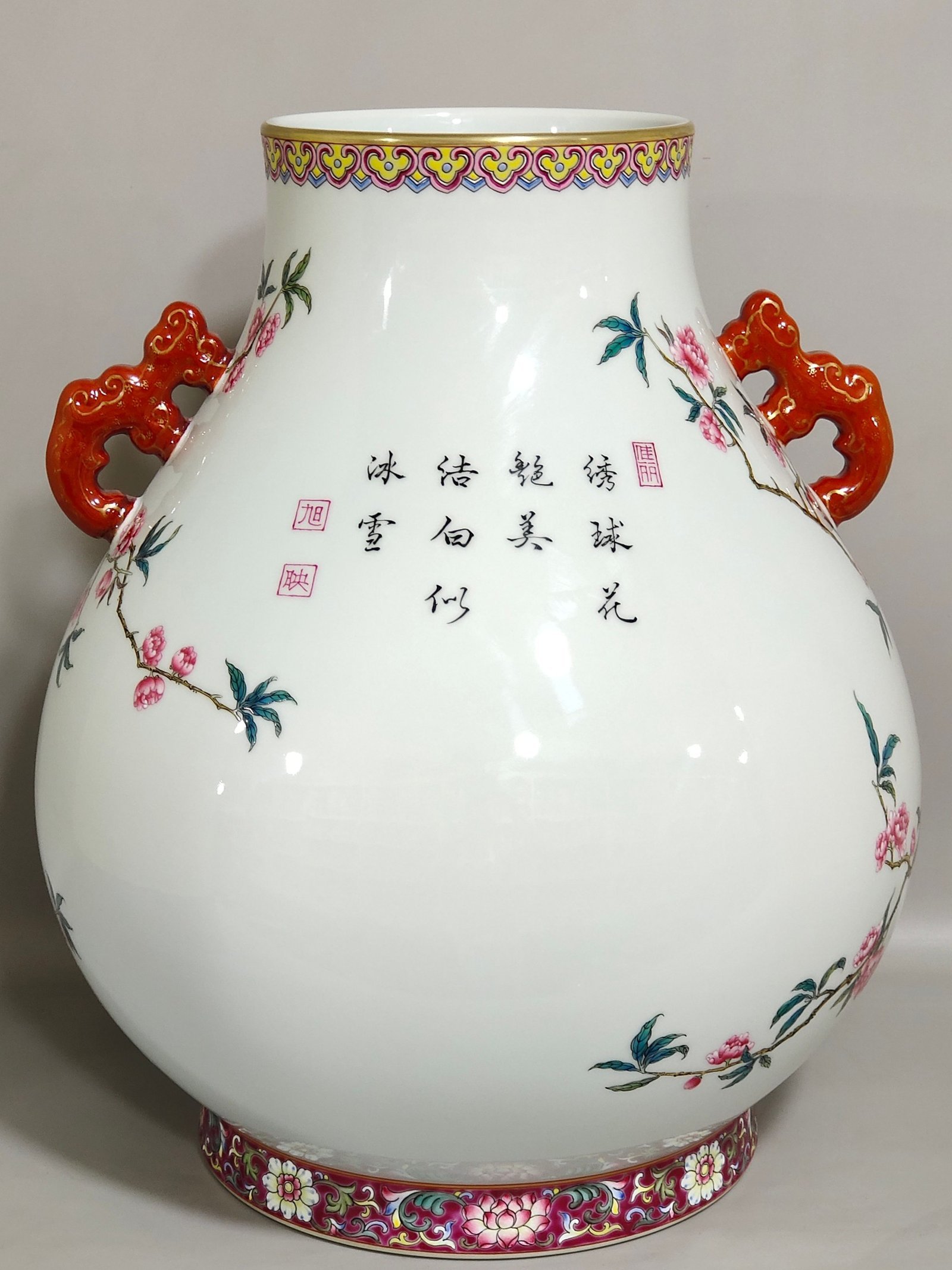 Qing Dynasty Qianlong Buddha bucket statue with poems about flowers and birds