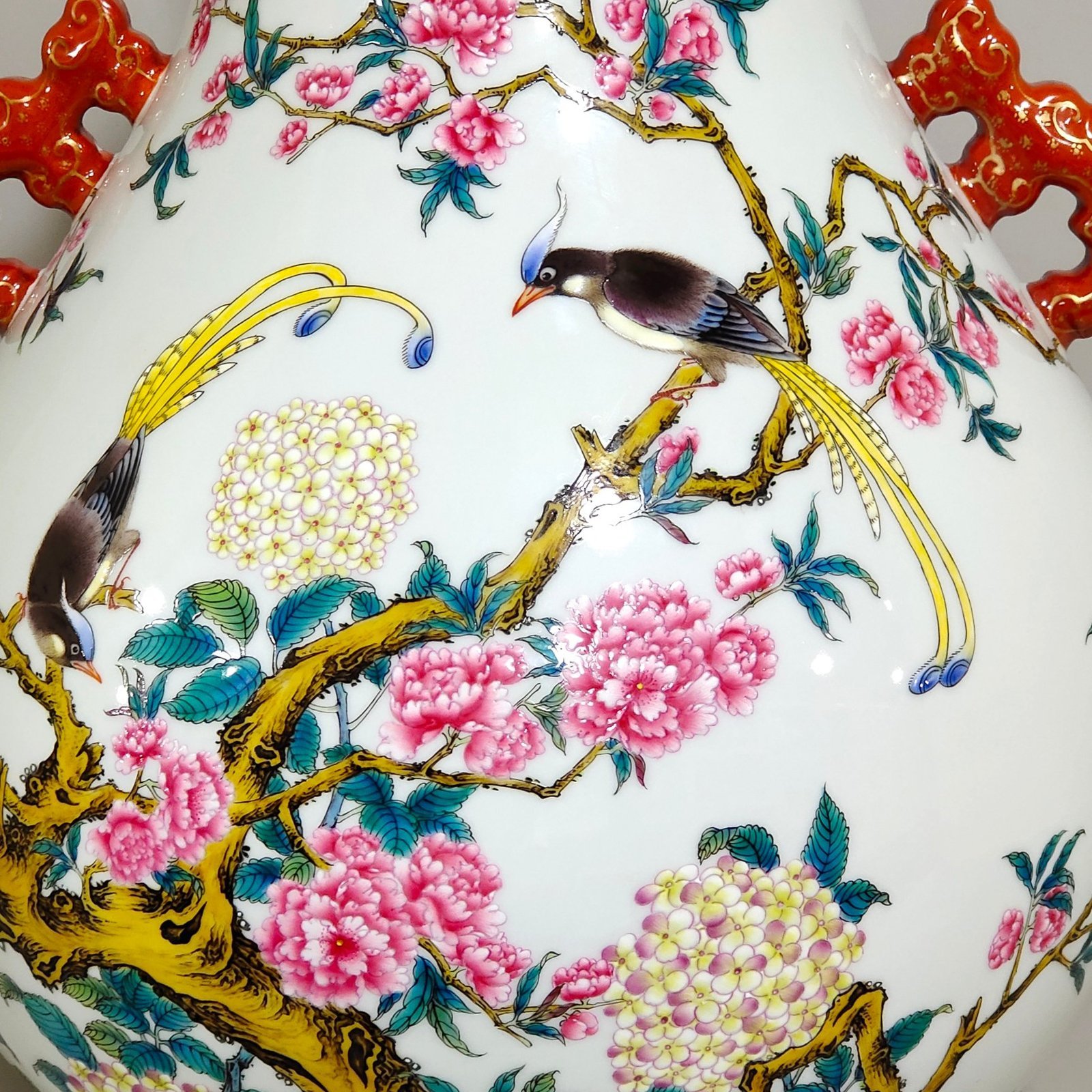 Qing Dynasty Qianlong Buddha bucket statue with poems about flowers and birds