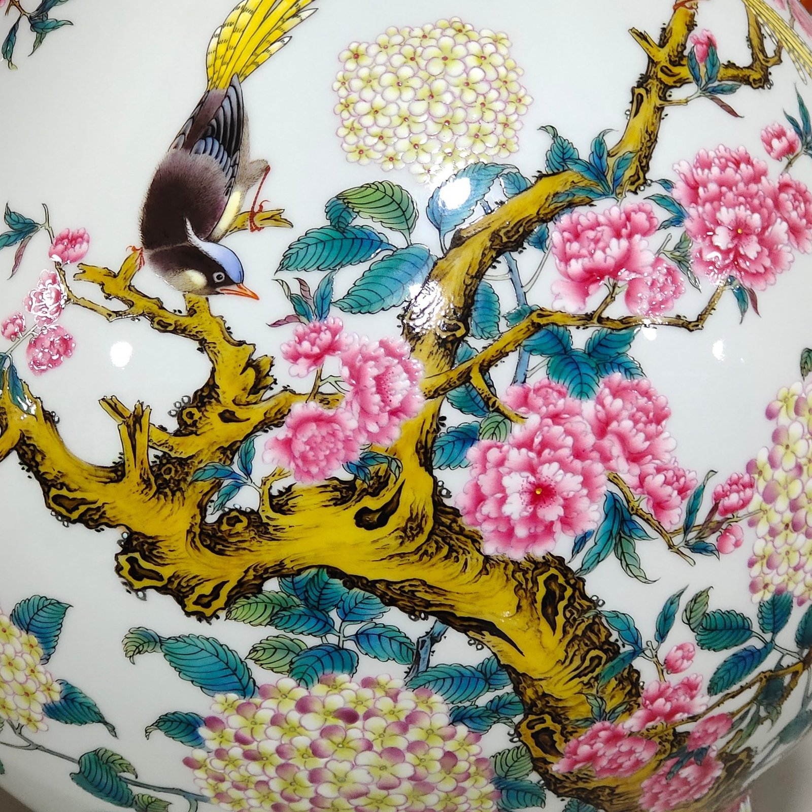 Qing Dynasty Qianlong Buddha bucket statue with poems about flowers and birds