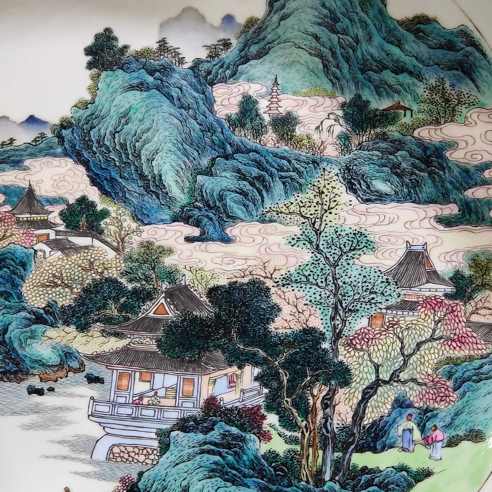 Qing Dynasty Qianlong apple green glaze fish and algae pattern landscape washbasin