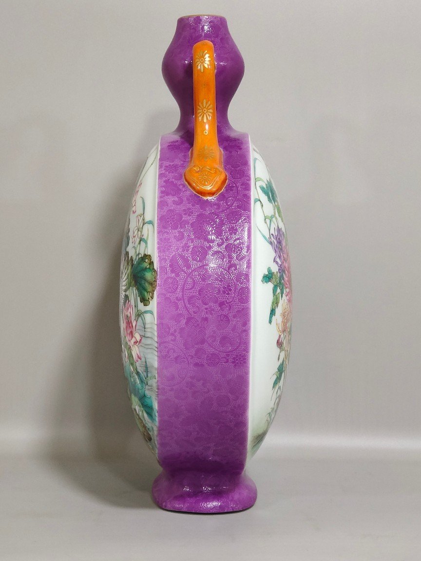 Qing Dynasty Qianlong a moon shaped vase with purple peel and purple eggplant skin