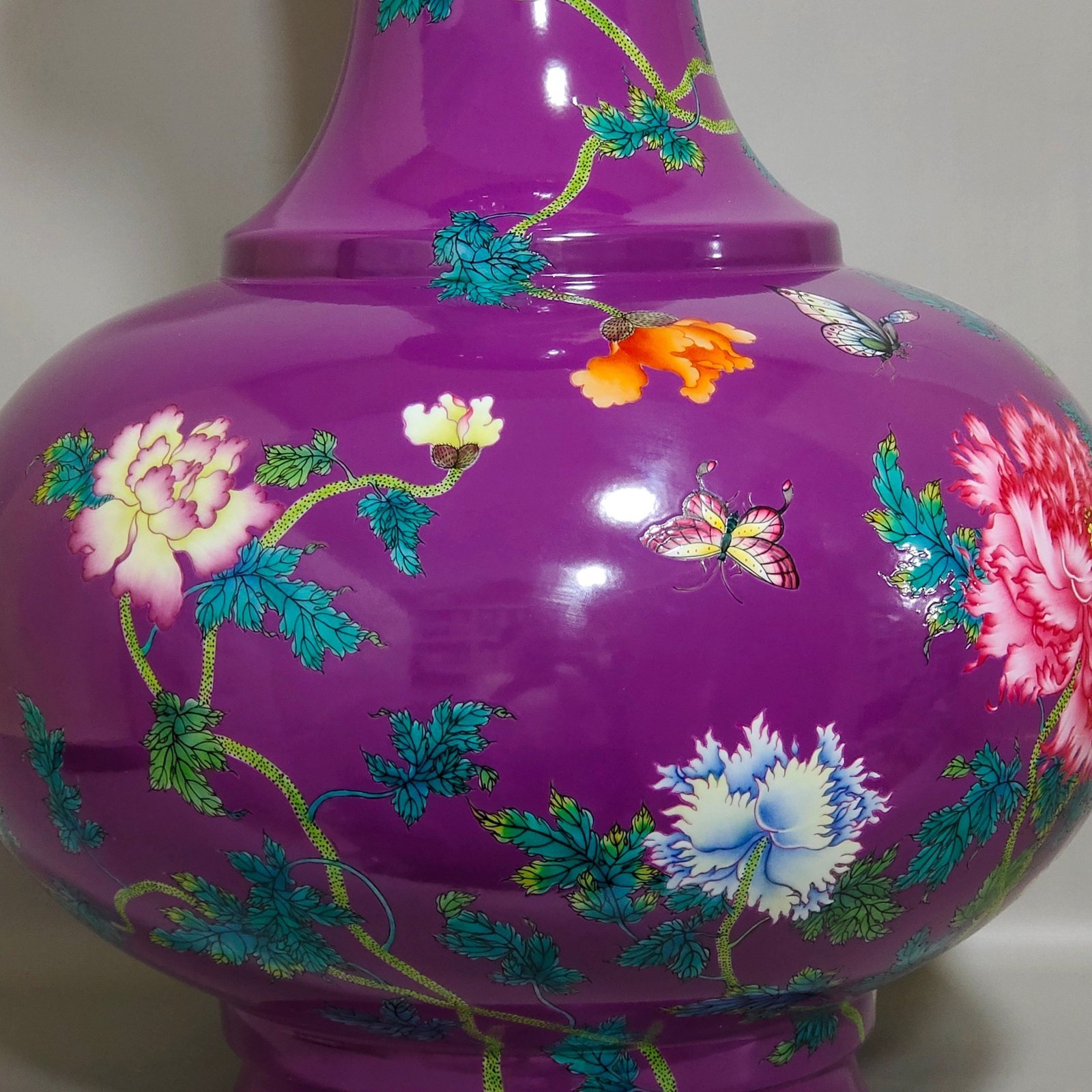 Qing Dynasty Qianlong eggplant skin purple glazed poppy poem appreciation vase