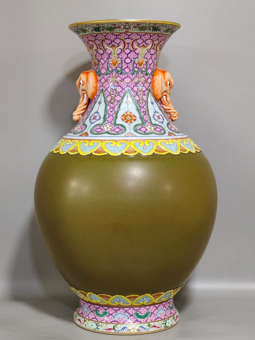 Qing Dynasty Qianlong tea jasper green elephant ear bottle