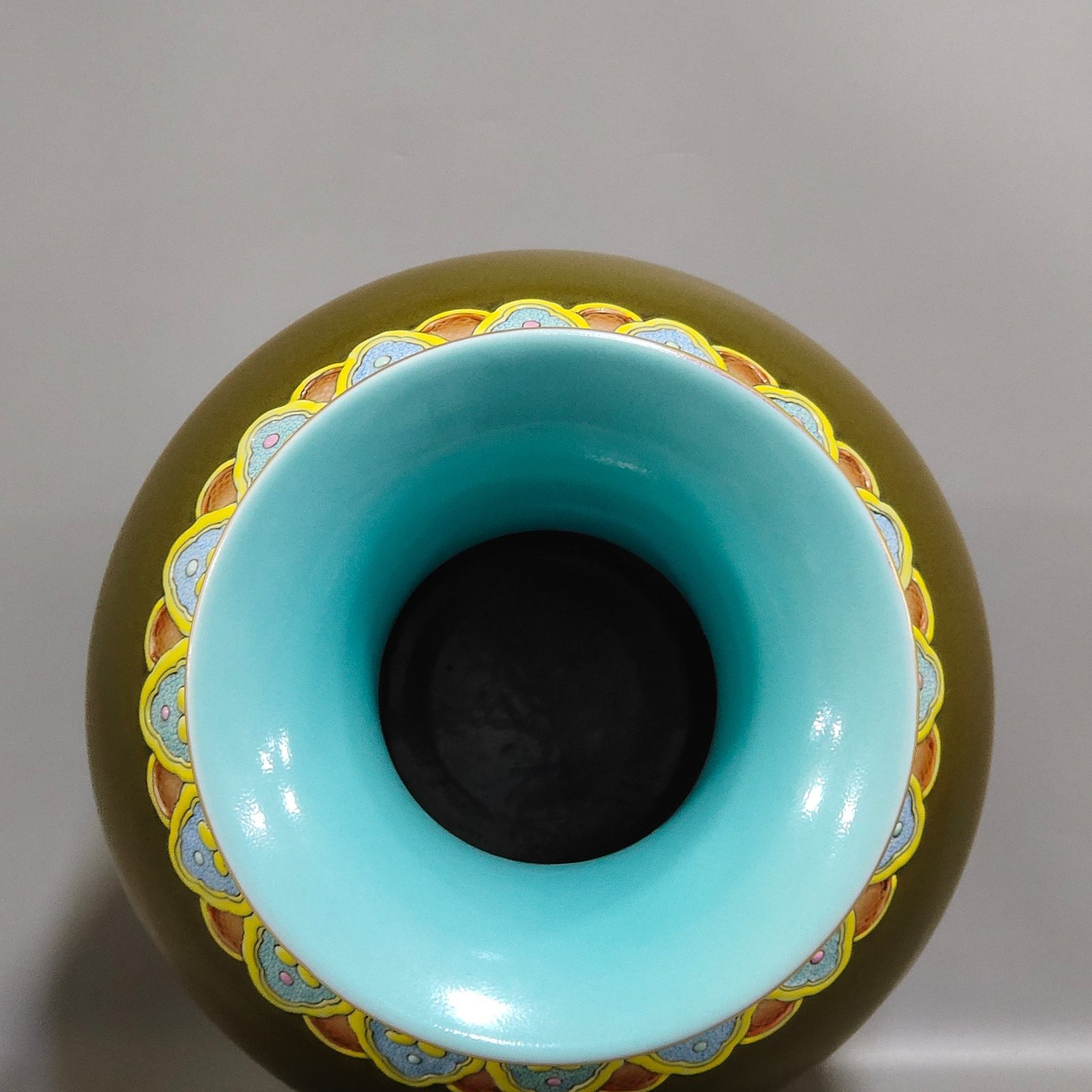 Qing Dynasty Qianlong tea jasper green elephant ear bottle