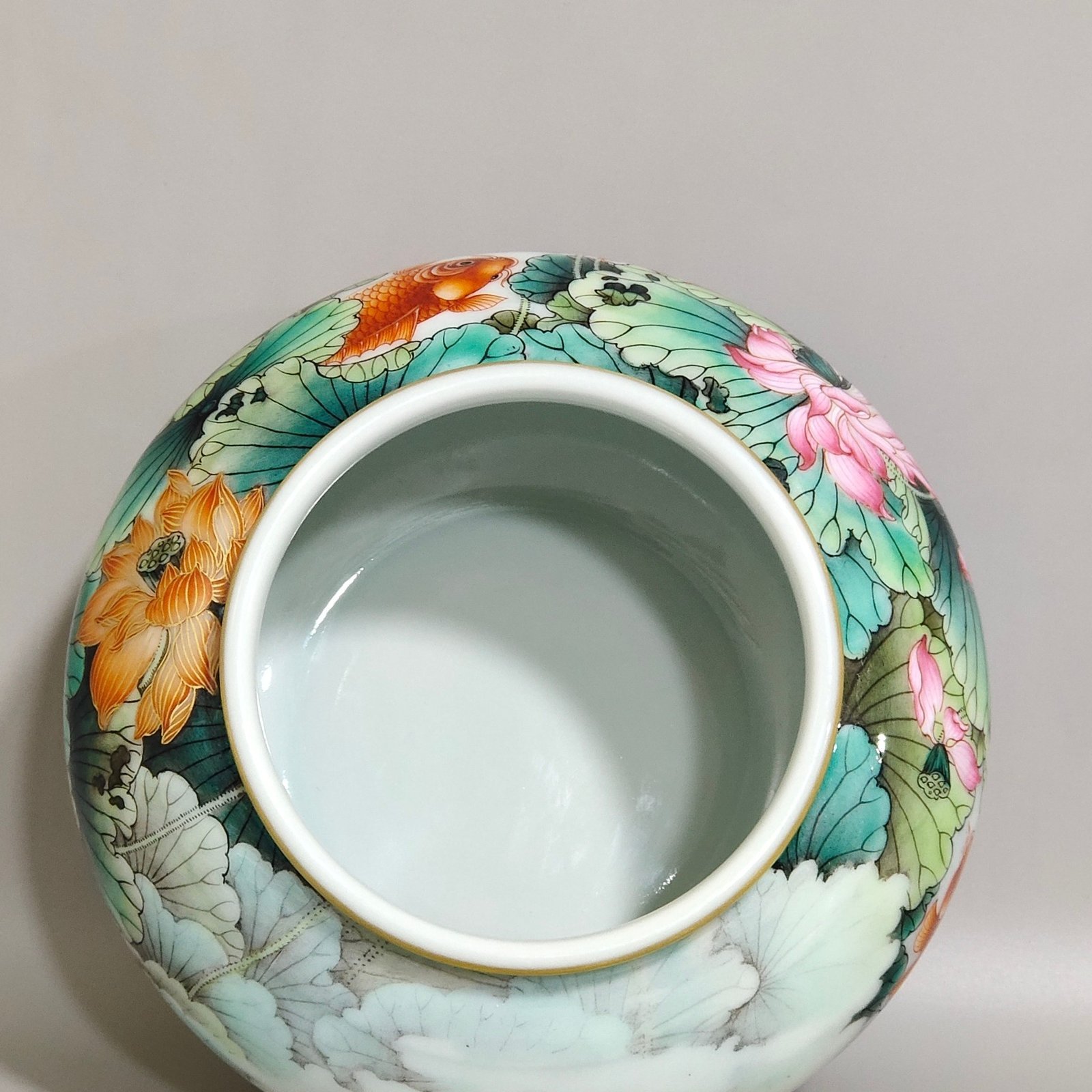 Qing Dynasty Qianlong A carp bowl lotus pond