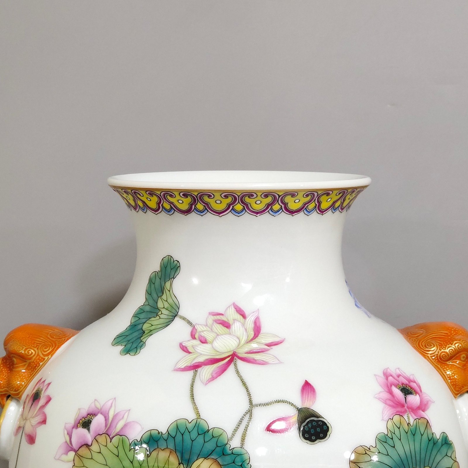 Qing Dynasty Qianlong lotus double eared statue