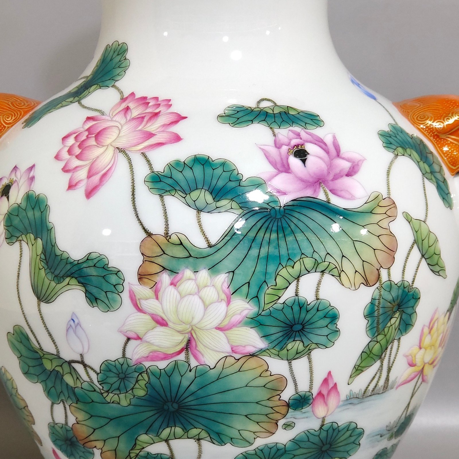 Qing Dynasty Qianlong lotus double eared statue