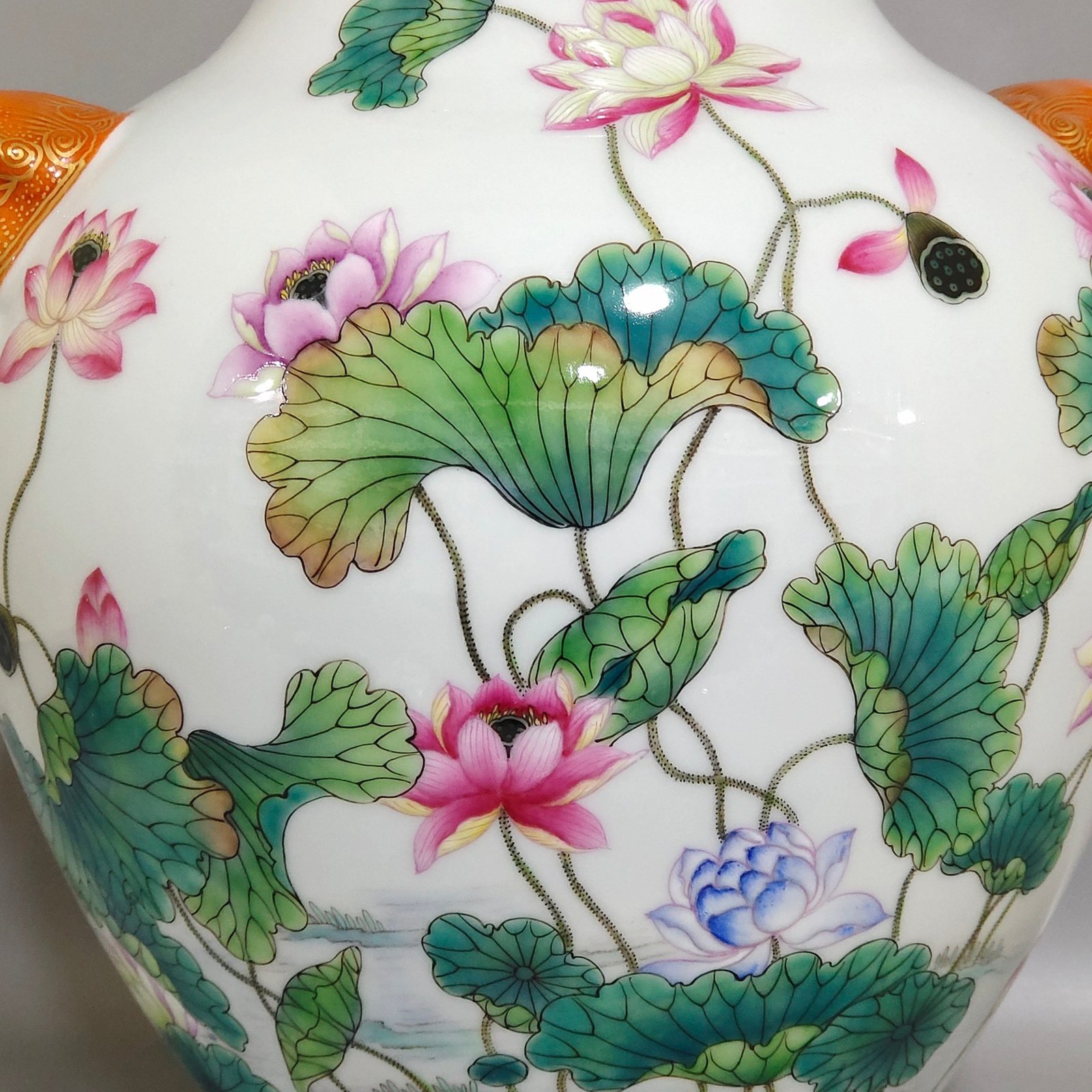 Qing Dynasty Qianlong lotus double eared statue