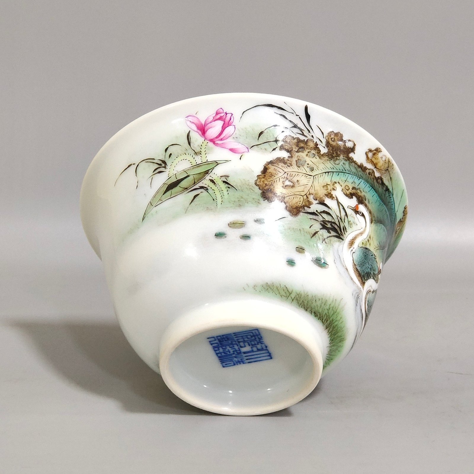 Qing Dynasty Qianlong lotus chanting goose bowl