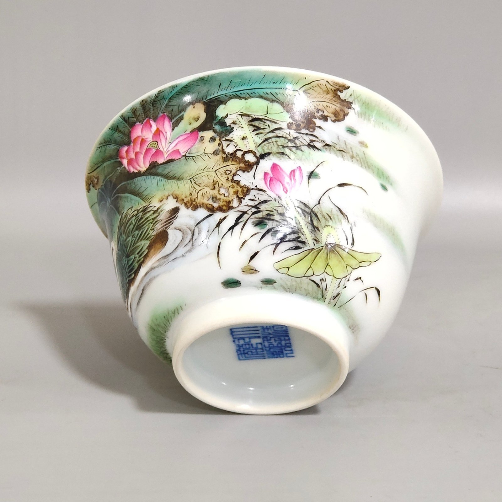 Qing Dynasty Qianlong lotus chanting goose bowl