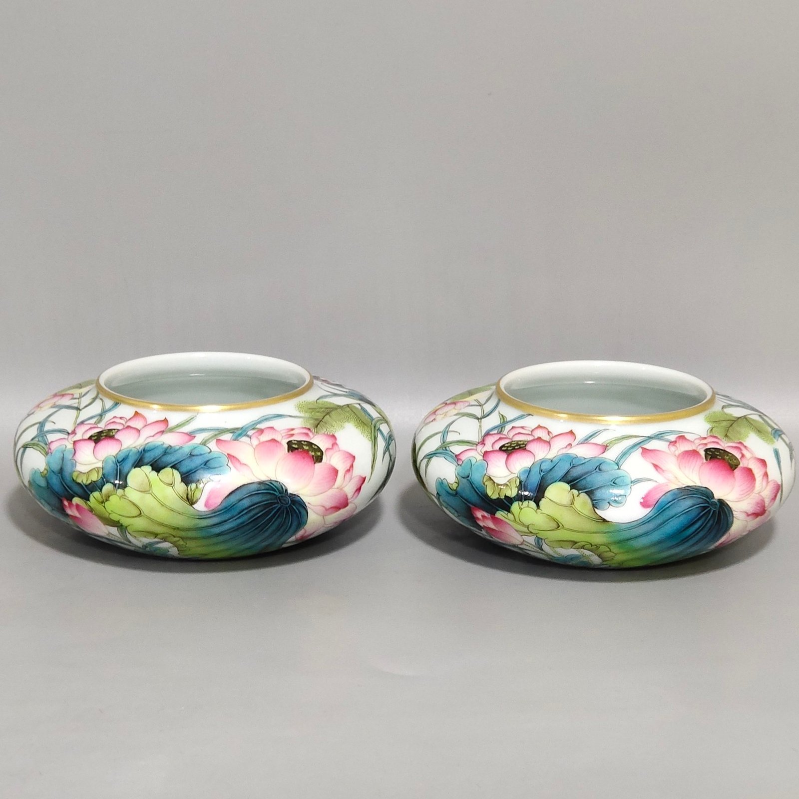 Qing Dynasty Qianlong lotus wash