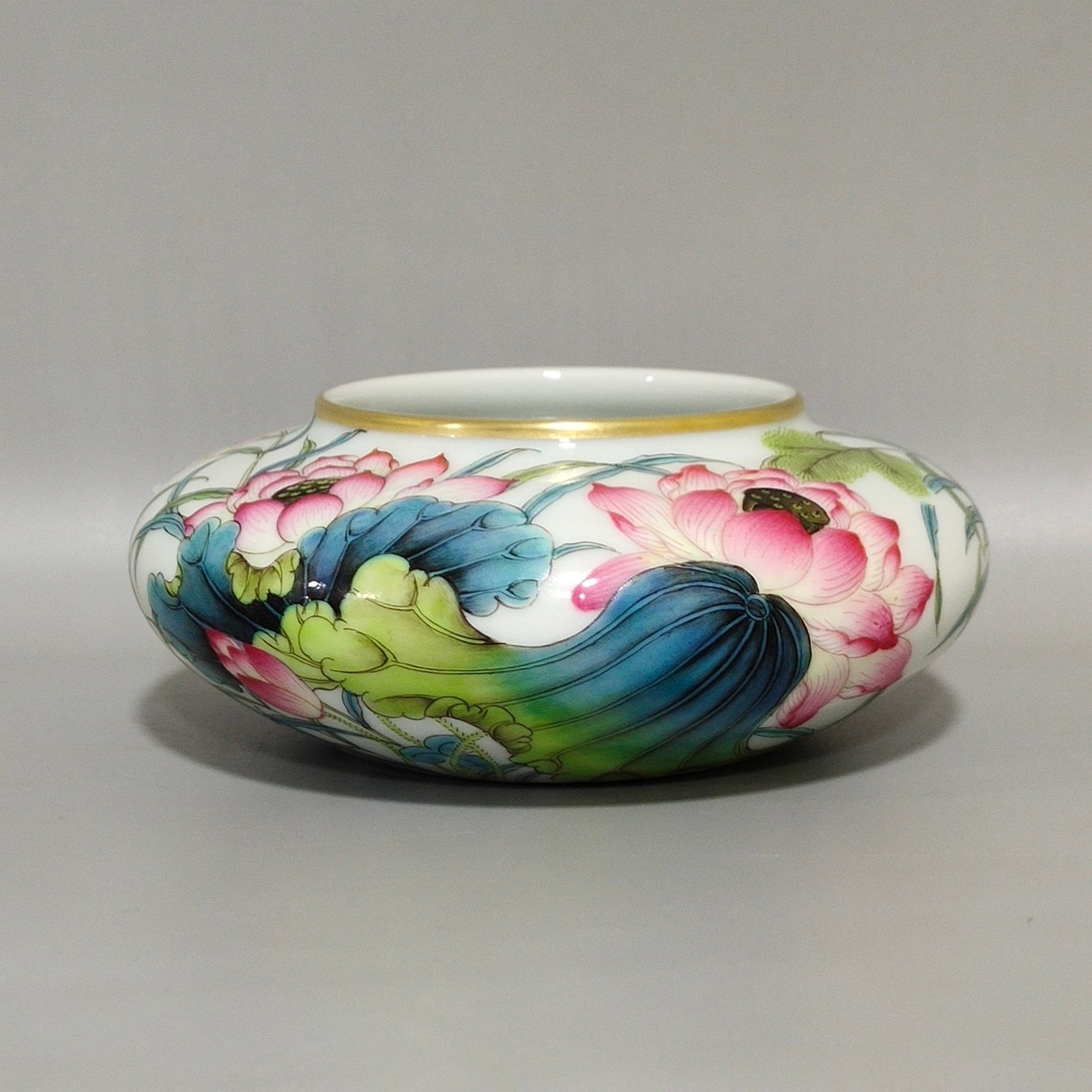 Qing Dynasty Qianlong lotus wash