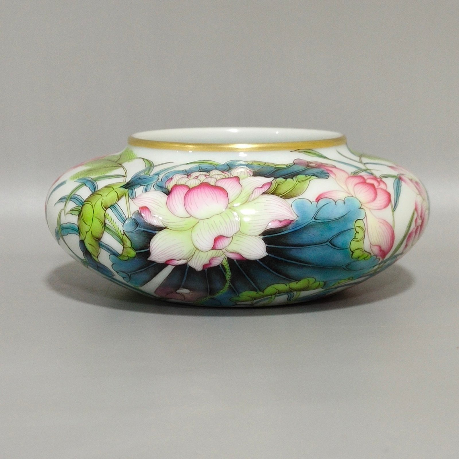 Qing Dynasty Qianlong lotus wash