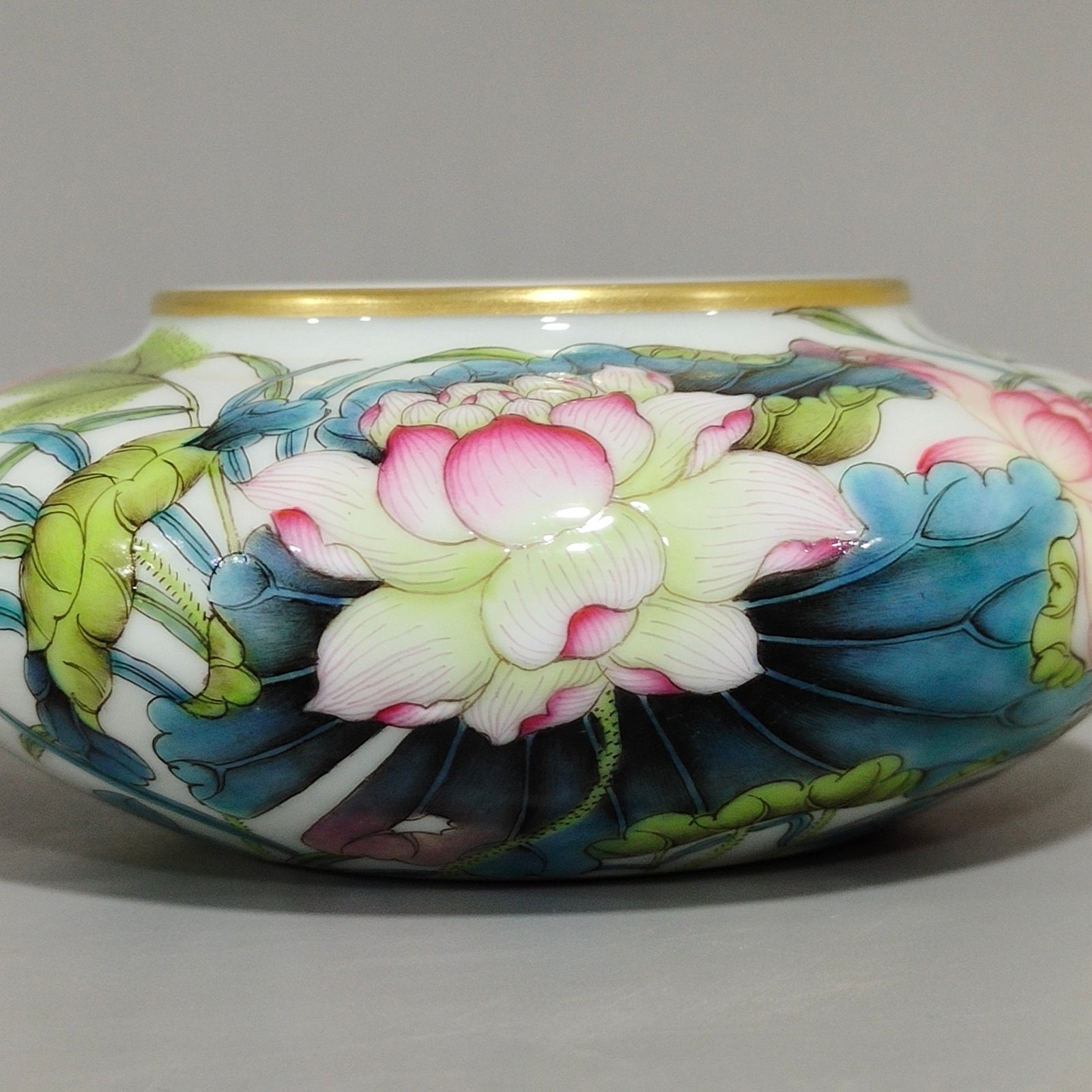 Qing Dynasty Qianlong lotus wash