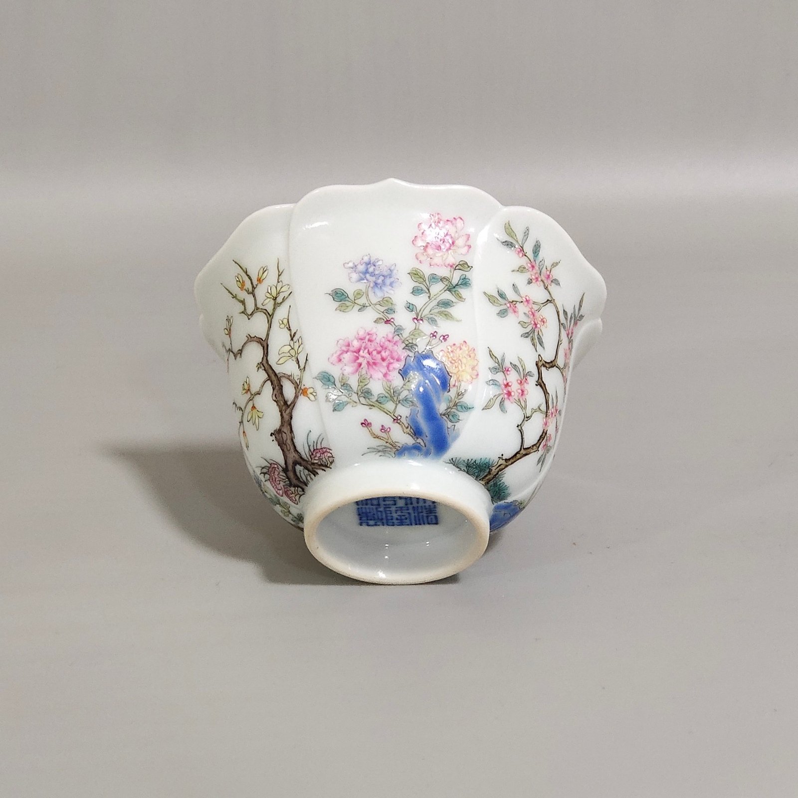 Qing Dynasty Qianlong Lotus Mouth Flower God Cup